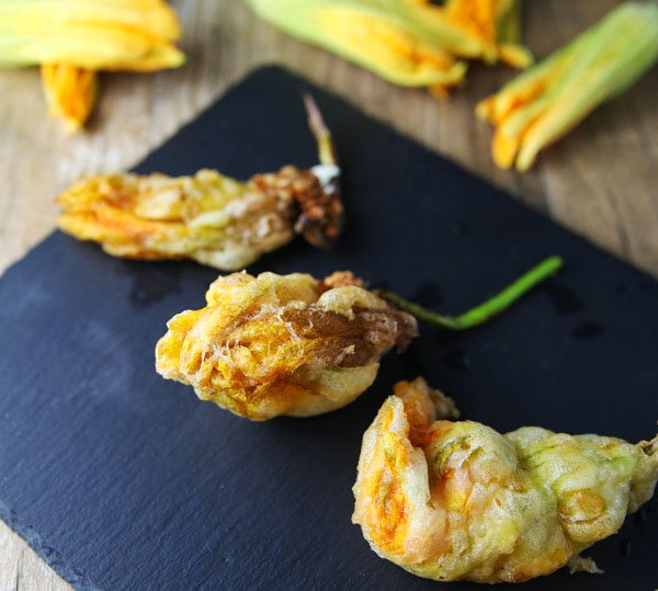 OrgasmikCooking's tweet photo. Stuffed Zucchini Blossoms - #Italianfood #appetizers https://t.co/oALQFi0pOH https://t.co/sFnh3YZYiU
