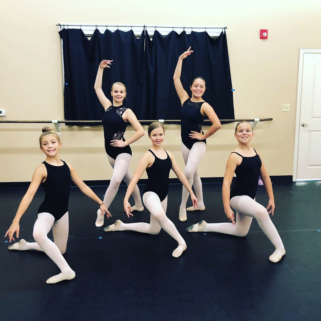 allendstudio's tweet photo. Great first practice for Ballet Company. π #AllenDanceStudio #ballet #iloveballet #balletdancers #balletclass #technique #ballettechnique #balletlife #ballerinas https://t.co/cGxJvVXGwS