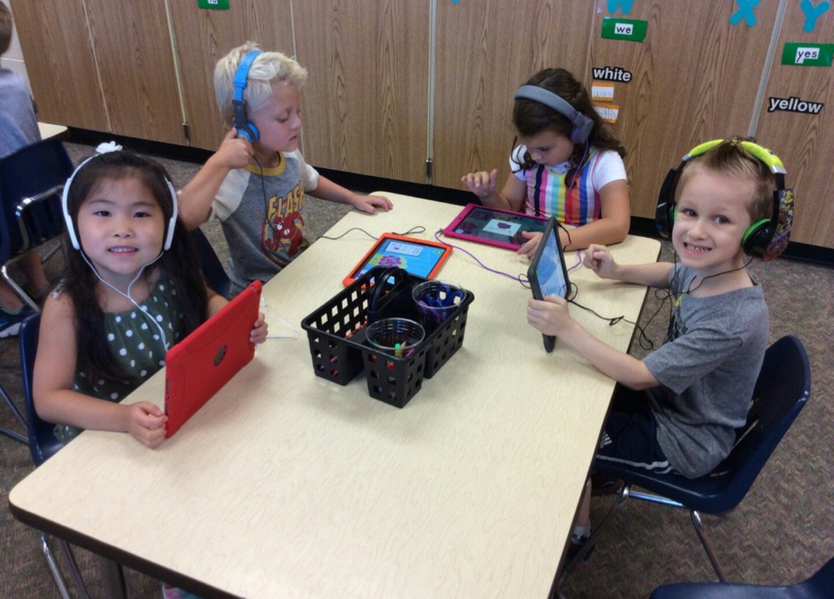 d47Shannon's tweet photo. First Day of Kindergarten!! π
#D47FirstDay2018
@CrystalLakeSD47
@IndianPrairie47 https://t.co/65R6KKT7eZ