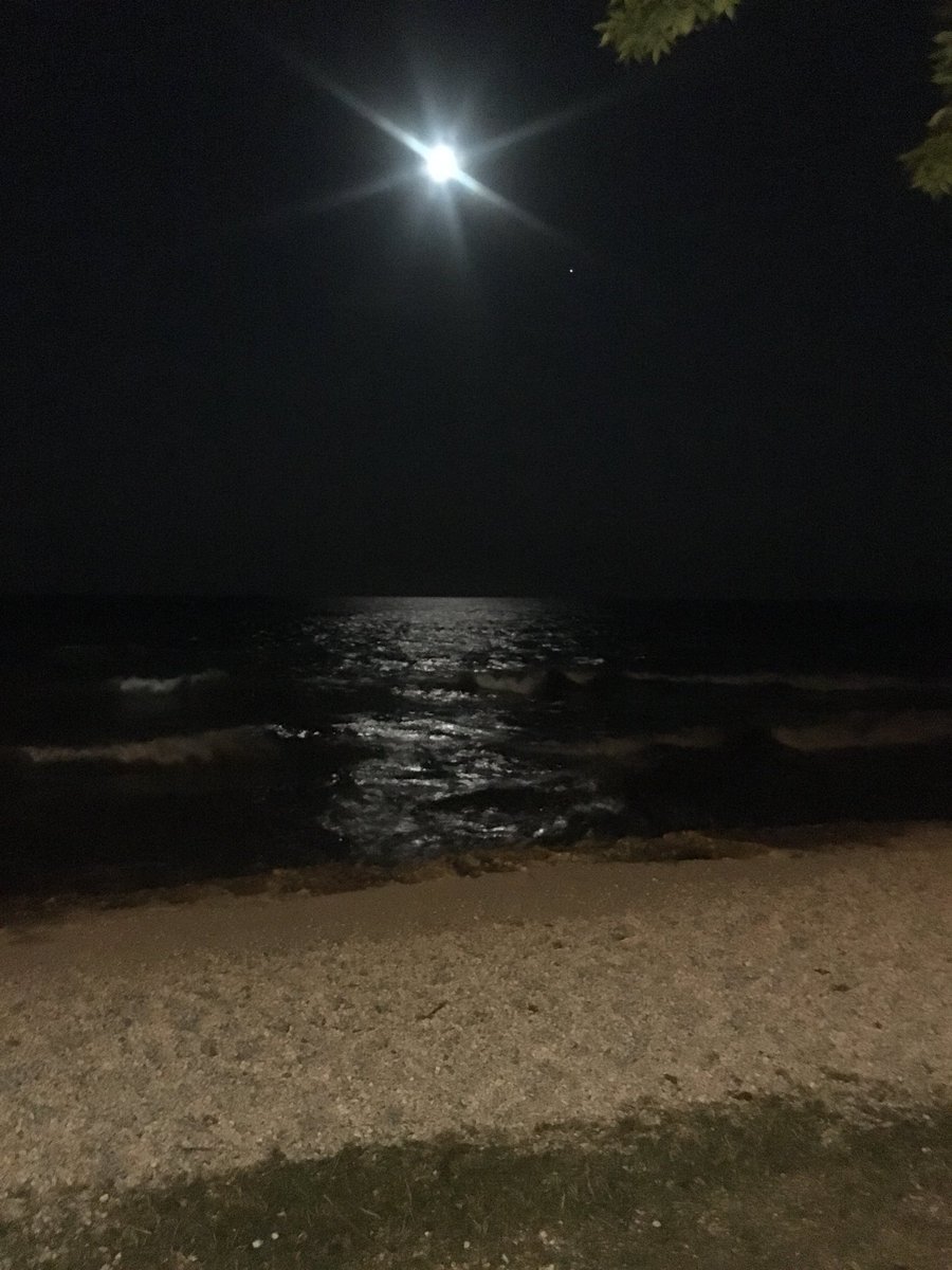 M_Bodde's tweet photo. Moonlight on Lake Michigan. Great end to the night listening to Chicken Wire Empire https://t.co/chfJZjy4mA