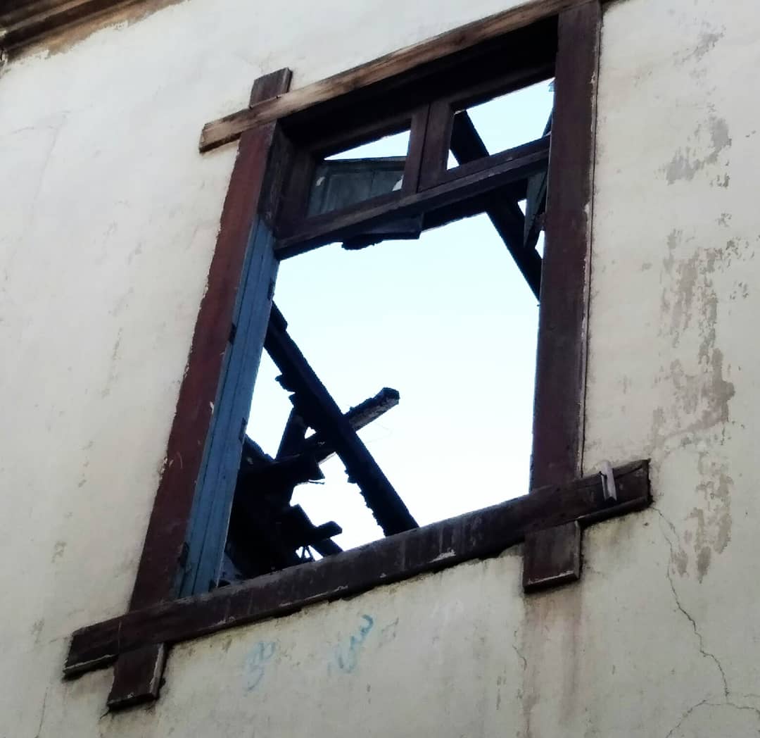 AdobeTierra's tweet photo. Estudiando nuevos casos de rehabilitación patrimonial en Barrio Yungay #casadeadobe #incendio #naitun #restauracionpatrimonial #centrocultural #adobepatrimonial https://t.co/73oa6D8blO