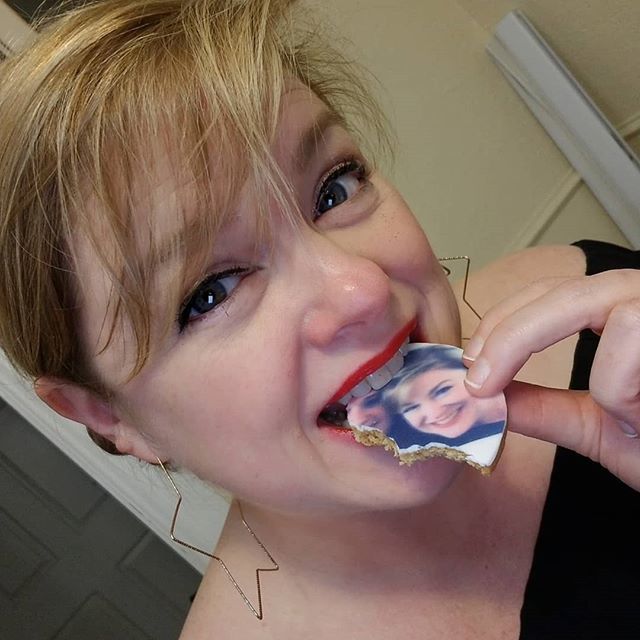 lanelese's tweet photo. When someone makes you a cookie with your face on it, you eat it! #cookie #selfiecookie #badinfluencer https://t.co/5mRu2anteE https://t.co/XTCZNTSQbZ