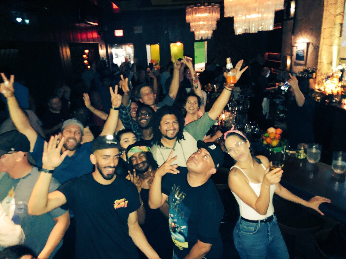 thefallslounge's tweet photo. Who’s down to party w/ @DJPROPHET tonight for some #goodtimesdtla??? #dtla #throwbackparty #berrberrberrrr https://t.co/YfyJSlcKpb