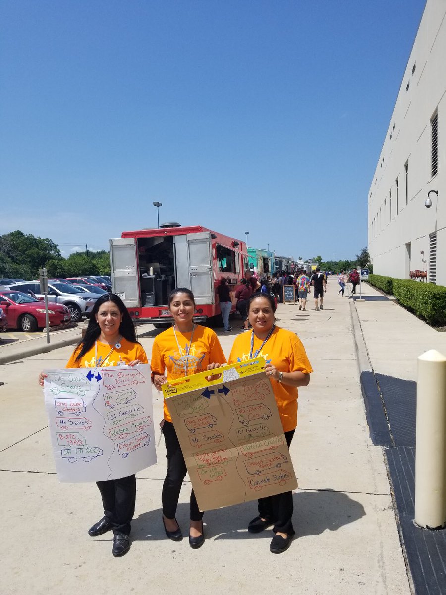 EveMartin3z's tweet photo. #MLJobAlike #LatePost Thanks to all Bilingual, DL & ESL teachers (plus @UHCOE student teachers) that came out to learn best practices for our ELs the past two Wednesdayโs!#YouRock I also gained something new on my resume ๐ #officialfoodtruckcoordinator thanks @NikaHarrell ๐ค๐๐ผ https://t.co/BpzDmeQDfO