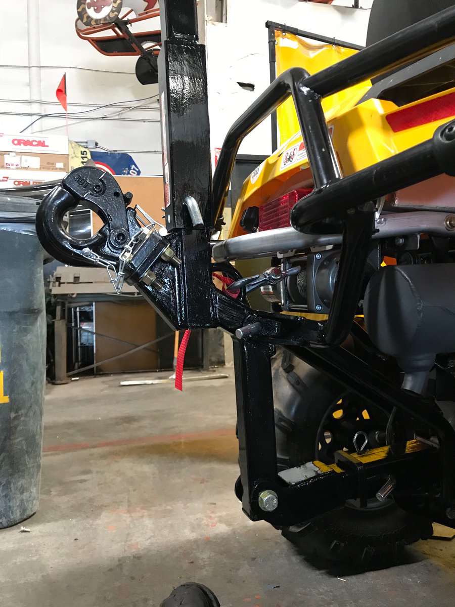 EvilEvoEight's tweet photo. #work #prototype #fabricator built this bitch by hand to recover and tow other quads 😎👉🏼👉🏼 https://t.co/LgHcKLqUBE