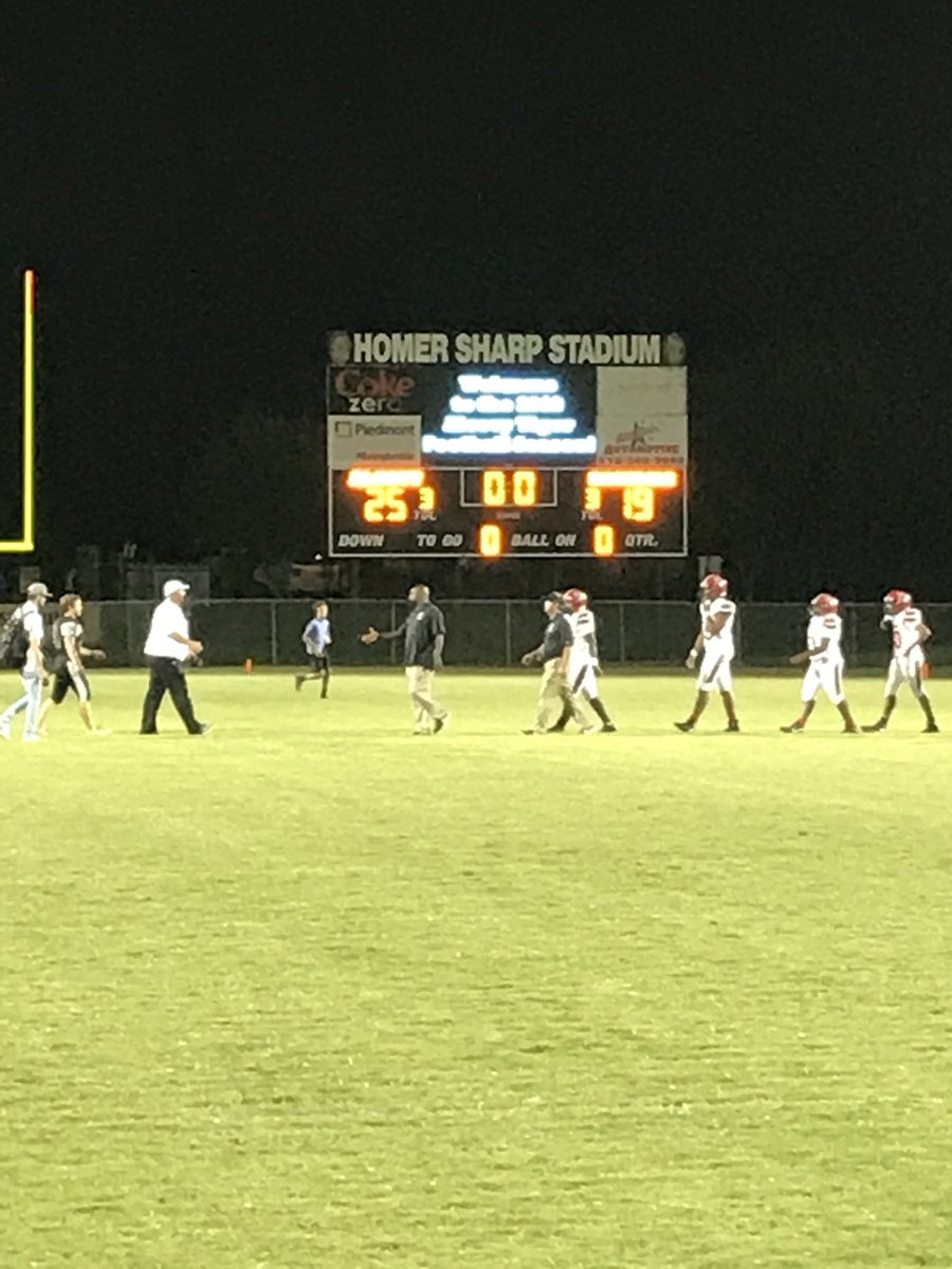 TigerTownClark's tweet photo. It’s great to be an Alcovy TIGER!Our guys played with heart &amp; never gave up! And no win is complete without the band playing a final victory song! Proud of all of our tigers tonight! #Committothecove #tigersROAR https://t.co/b1nspJdUac