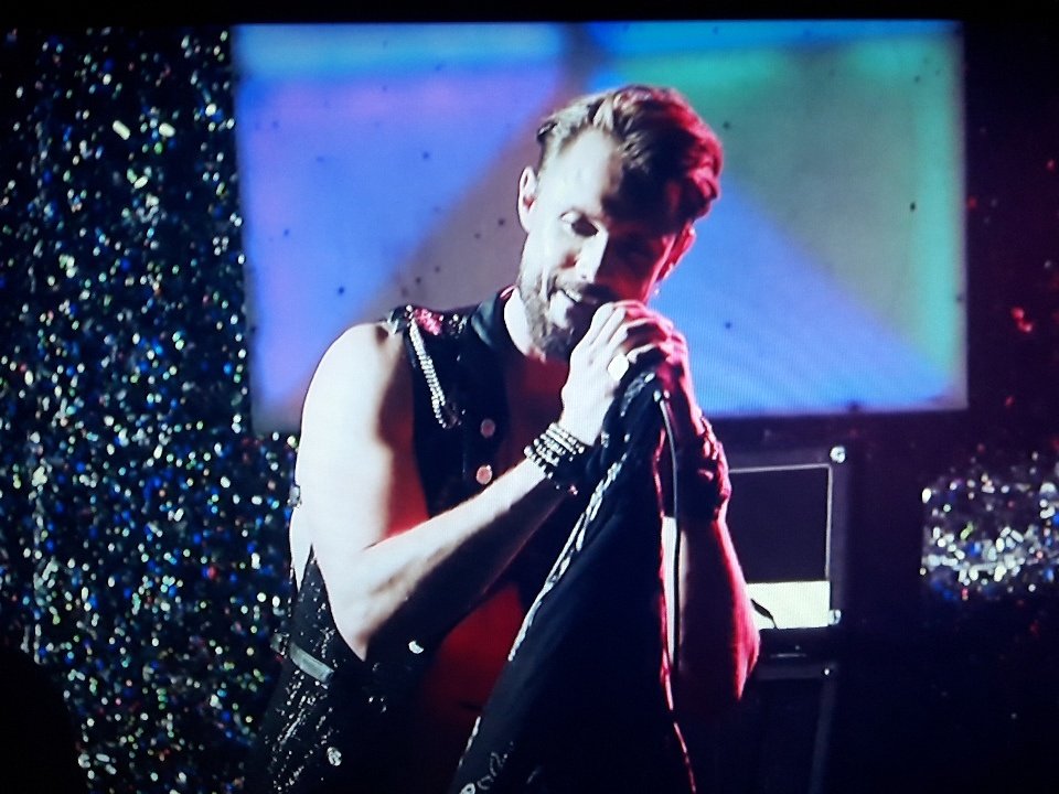 Casual, viendo a #elgato <a href="/alexbrizuelamx/">Alex Brizuela</a> en <a href="/SegunBibi/">Segun Bibi Oficial</a> 😊