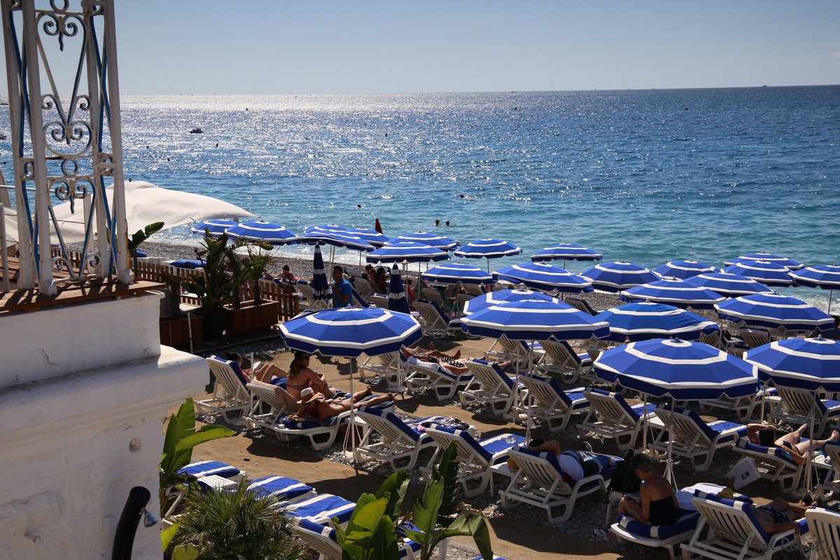 PlageBeauRivage's tweet photo. Fondre de plaisirs au pluriel sous le soleil 💥à #Nice06.
Votre Plage Beau Rivage Nice vous propose les matelas et les #DoubleBeds pour un week-end de détente maximale.
☎️: 04 92 00 46 80
📍https://t.co/U0Pd2YlYZr https://t.co/W6nzFGkrjf