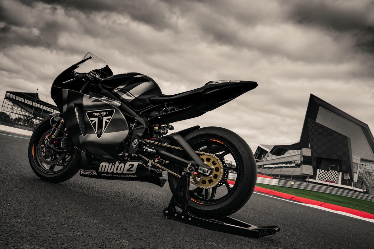 UKTriumph's tweet photo. Join Triumph at the British MotoGP for a history race weekend where the Triumph 2019 Moto2TM engine prototype bike will take to the track at a Grand Prix weekend for the very first time, on Sunday 26th August.
https://t.co/Q5g5qsKU25 https://t.co/osWineAeKr