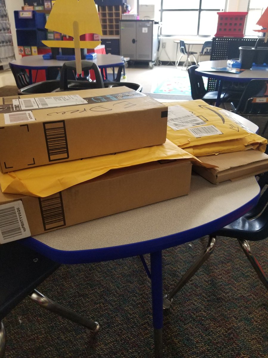 mrsdrewscrew's tweet photo. When your Donors Choose starts rolling in....#anchoredinbooks #libraryfacelift #kindergartenrocks #wearedce https://t.co/UHvvbOYnFl