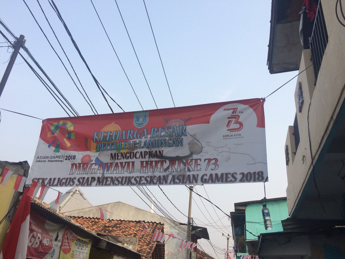 azizasyari1993's tweet photo. Keluarga Besar Pecel Lele Lamongan mengucapkan Dirgahayu Republik Indonesia ke-73 sekaligus siap mensukseskan Asian Games 2018 😁
@jokowi @imam_nahrawi
@infoLMG @asiangames2018
#HUT73RI #RI73
#AsianGames2018
#EnergyOfAsia #JumatBerkah https://t.co/ySJg9XdnQn