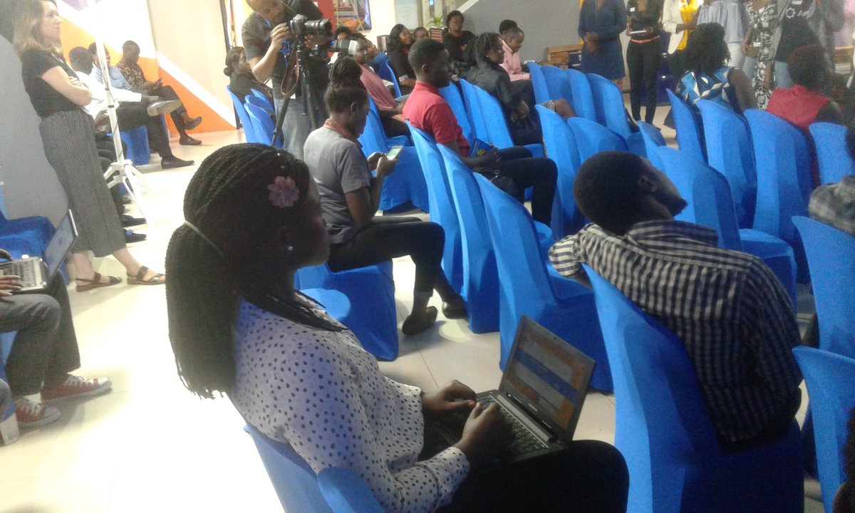 juliussmasaba's tweet image. @kiw18_ presents the @ZimbaWomen session led by Dr Gudula Baiga & #akongohilda availing mentors
#hairbyzziwa, @CareZziwa @digimark_uganda @masspass_edtech @Andela_UG @kafeerofdn @FundiBots, #CodingInHeels, Etc at @InnovationVilla 
@KAIN_Ideas 
@IntelliventiaUg 
#SpeedDateMentors
