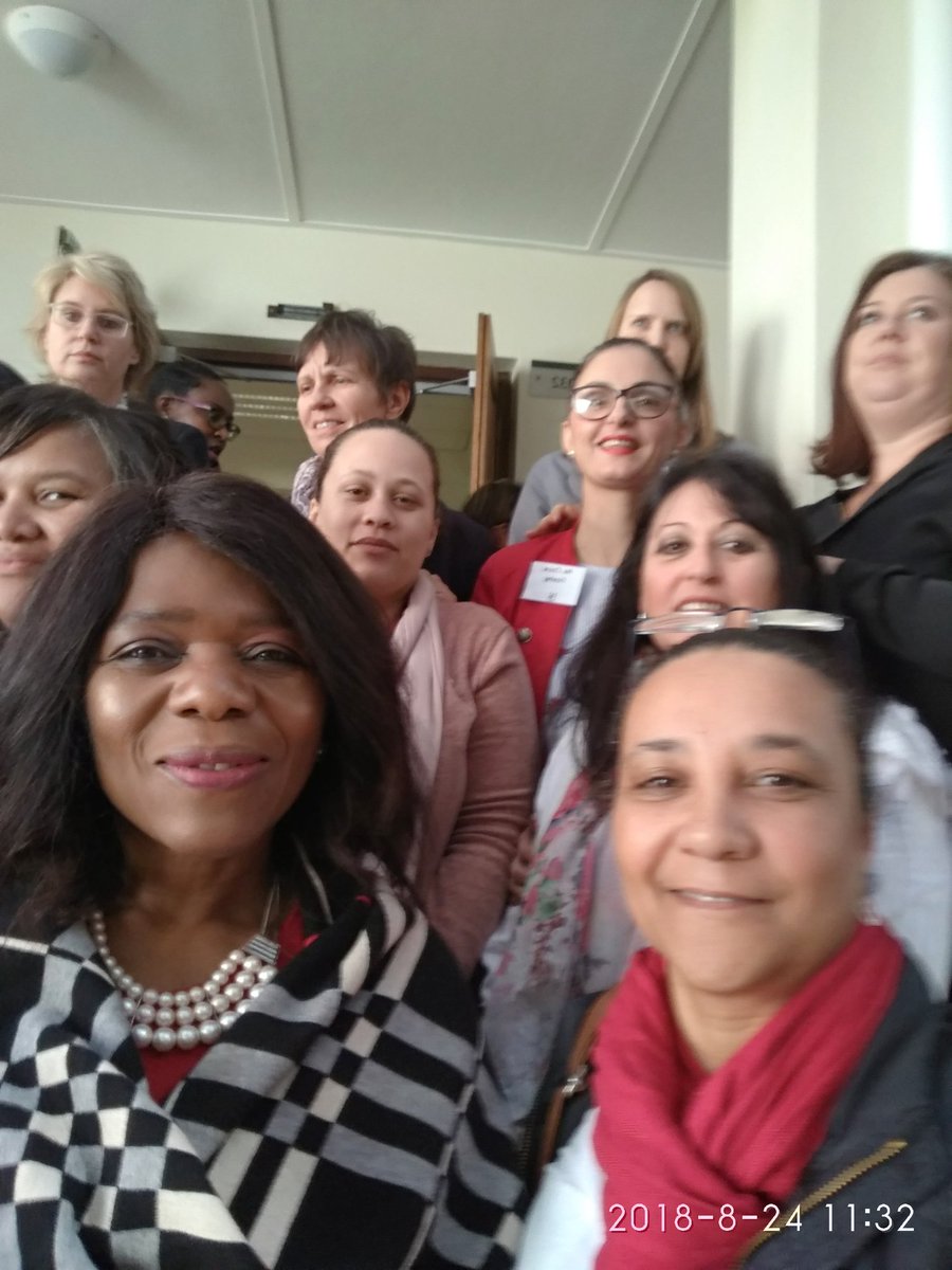 Jennifer Saunders tweet media