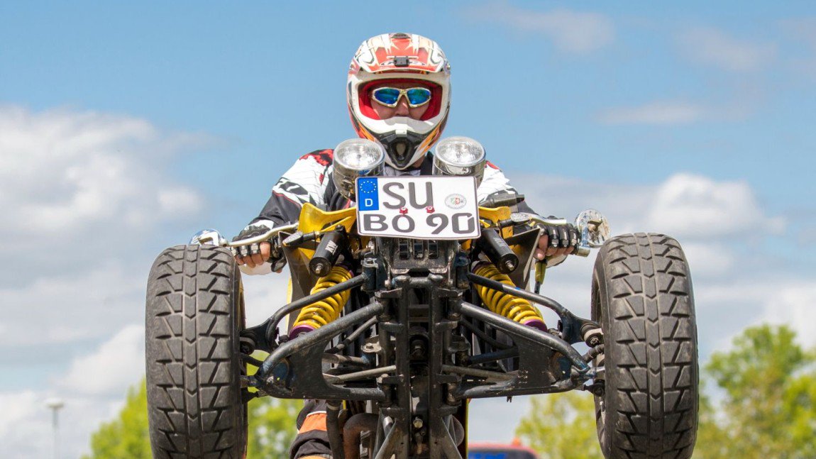 fuldaerzeitung's tweet image. Vier Auftritte: #JürgenKöhler zeigt atemberaubende #Stunts auf #Autotag: bit.ly/2NenChL
#Fulda #Osthessen