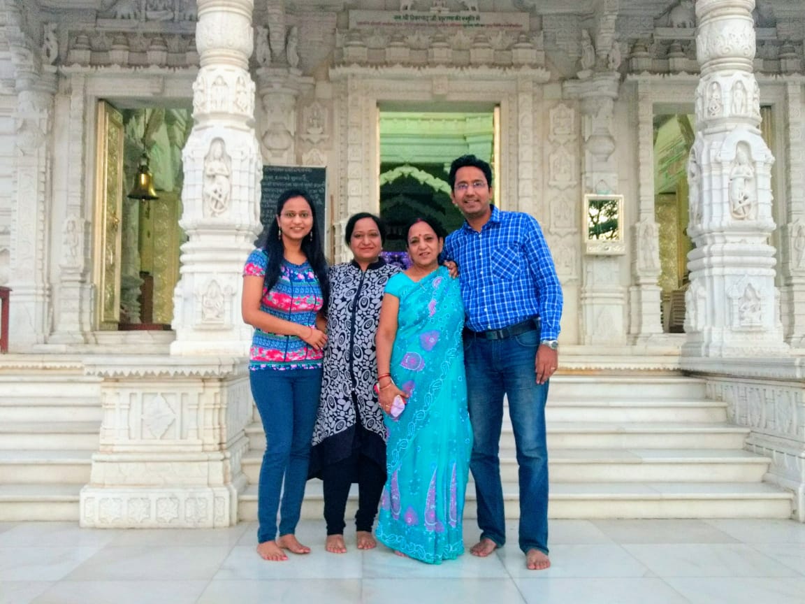 SaurSaxena's tweet photo. @MiraeAsset_IN #InvestInRishtas #RakshaBandhan #MiraeAsset
Lucky to have 2 lovely &amp; caring sisters :-)
I wish to gift my elder sister a much deserved US holiday and to my younger sister some good courses (Machine learning, Big Data, Artificial Intelligence) so that she can restart her IT career https://t.co/ghuKIpGFv4
