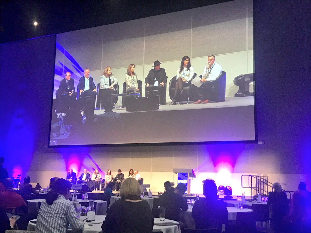 MrBlairHughes's tweet photo. Up now...Live Events and Entertainment with #AR/#VR.
Panel featuring:
- Craig Meek (Arival)
- Andrea Bryne (@CollingwoodFC)
- @stutaggart (Envision)
Talking fans and mixed reality tech.
Been waiting for this one all day!
#MagnifyWorld #SportsBiz https://t.co/CzpyT6hBhy