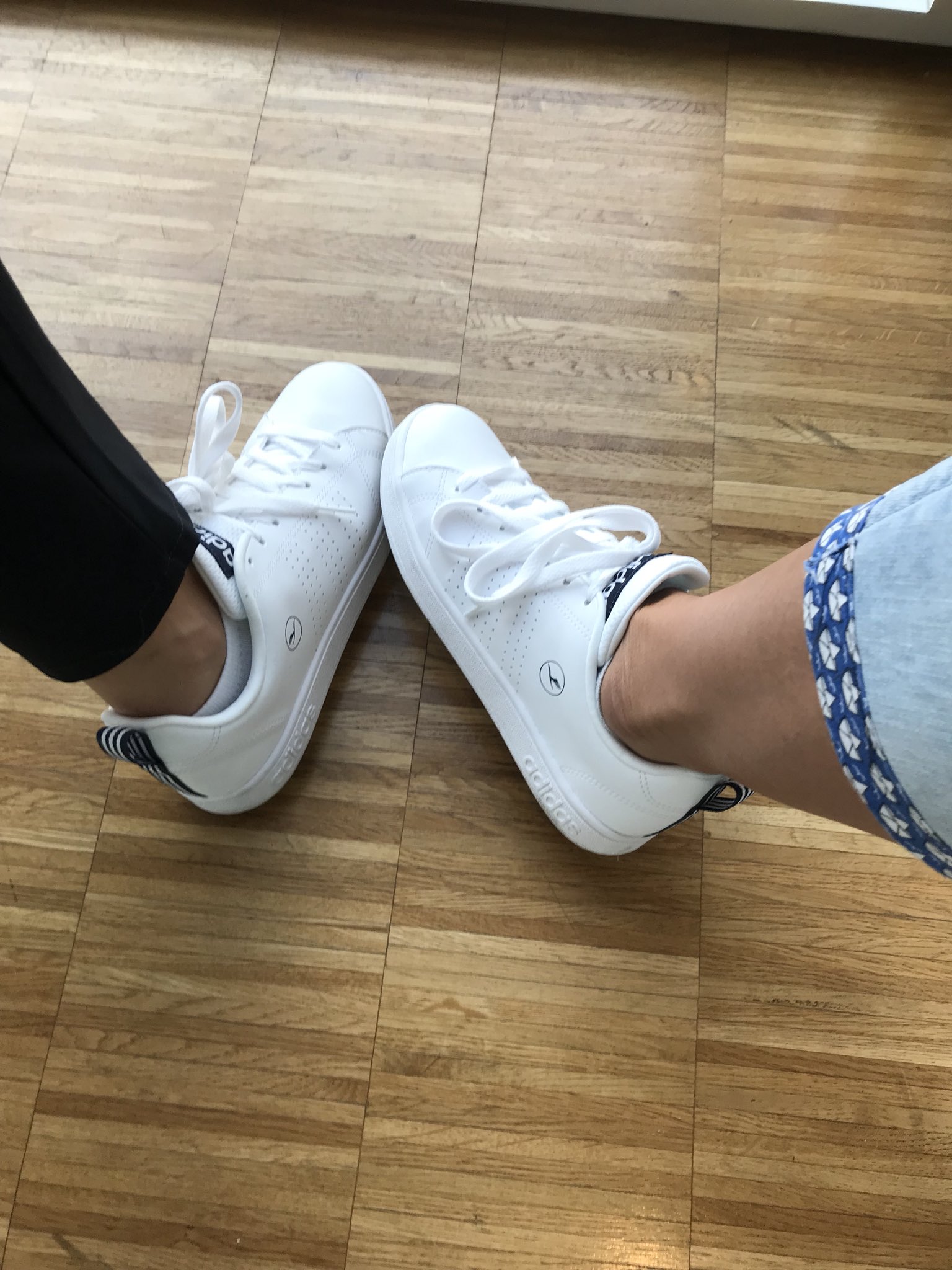 Stefanie Stotz on "Having fun at #LHSneakerDay #wearelufthansa adidas #lufthansa https://t.co/uX3P9PJVCD" / Twitter