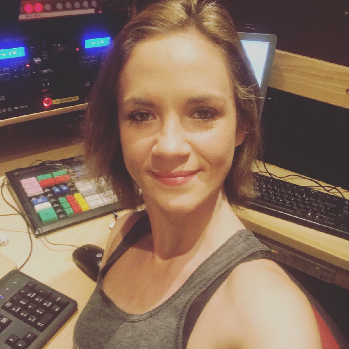 Claire Weatherley (clairesvegkitch) Twitter