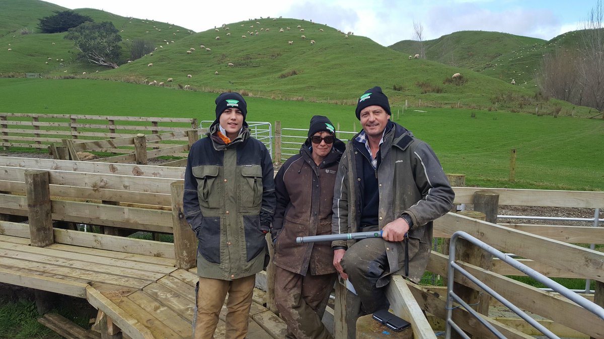 ShearwellNZ's tweet photo. Dean and Sue Duffy, Eketahuna, happy with their purchase of a Shearwell SDL440 stick reader.
Taking their first steps into EID recording, I am looking forward to being a part of your EID journey. #EIDrecording #NZfarming #Eketahuna #NZsheep https://t.co/LSjK6nw2kP