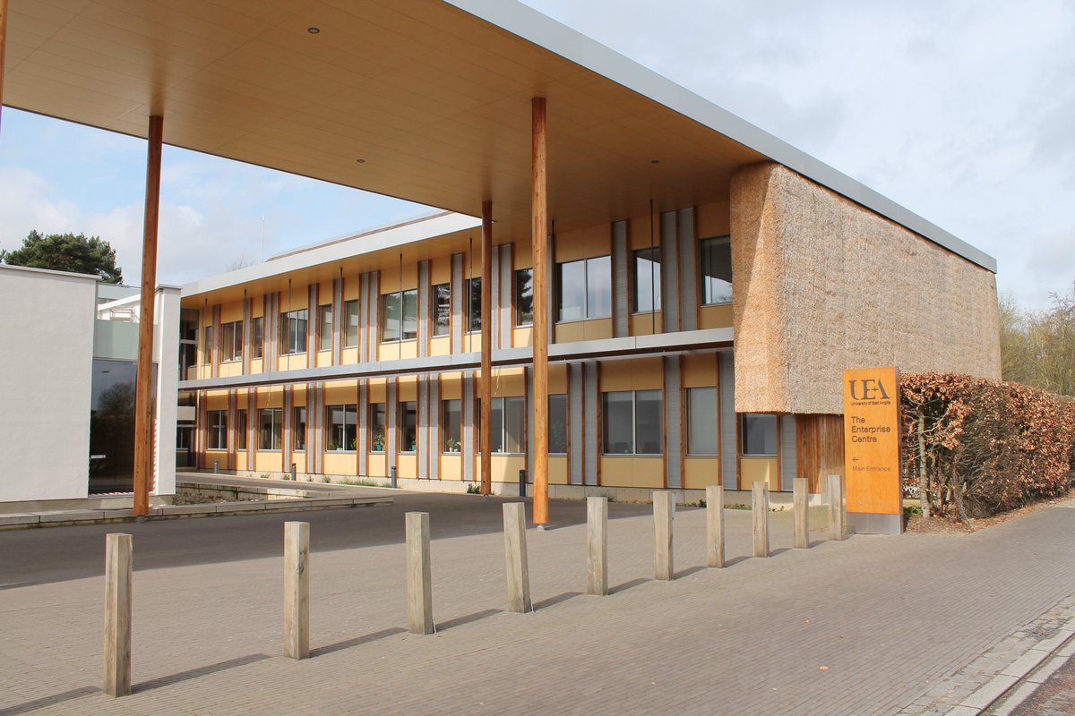 OscarAcoustics's tweet image. Our #SonaSpray K-13 #acousticspray applied in light grey &amp;amp; white throughout The Enterprise Centre @UniversityofAnglia. 

*Carbon Neutral 
*Low Embodied Energy 
*Good for the #Environment 
*Recyclable 
*Safe, Recycled, Natural Cellulose Fibre

#BuildingAcoustics #Architecture
