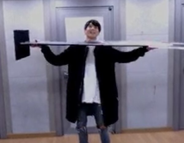 LQ_KOOK's tweet photo. 힘정국 https://t.co/V88E3jOtaZ