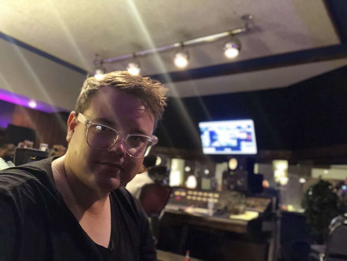 therealhonestom's tweet photo. Clear Lake Studio Session, Vocal session with Amethyst @amethystmoyeturner  #honesttom #vocals#clearlakestudios#studio#studiolife#shuremicrophones#trident#tubetech#universalaudio#protools#melodyne#yahama#sn10#adamsspeakers#studer https://t.co/owbtN8ZyT6