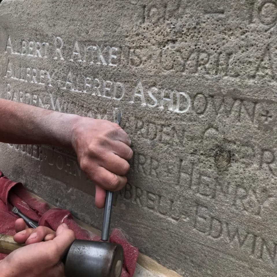 The local war memorial in #Kent is having a touch up ensuring those that gave their lives 100 years ago are never forgotten. 

Read Dave’s blog about the history behind Armistace Ale commemorative brew here buff.ly/2PsWEod
buff.ly/2Li1bXh

@CellarHeadBrew #Sussex