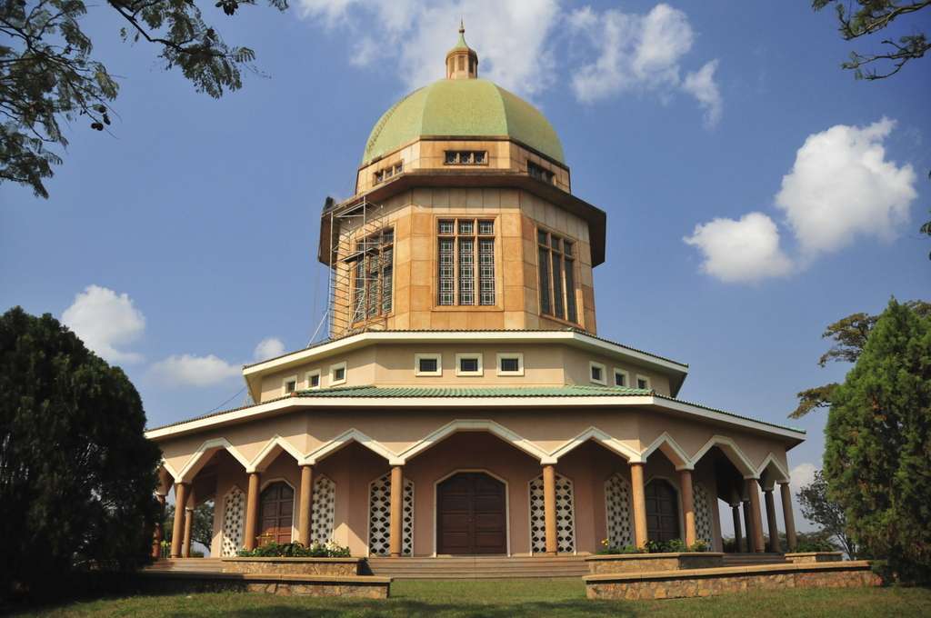 RakUganda's tweet photo. #buildings and #monuments -Baha'i Temple 
This ages-old building-the Bahai House of worship in Uganda was set atop on Kikaya hill - one of the outskirts of Kampala. In fact the Bahai Faith started grow around here in 1951 #FaithFriday #Faithtourism #faithsafarisinUganda https://t.co/PLPcpBpcCB