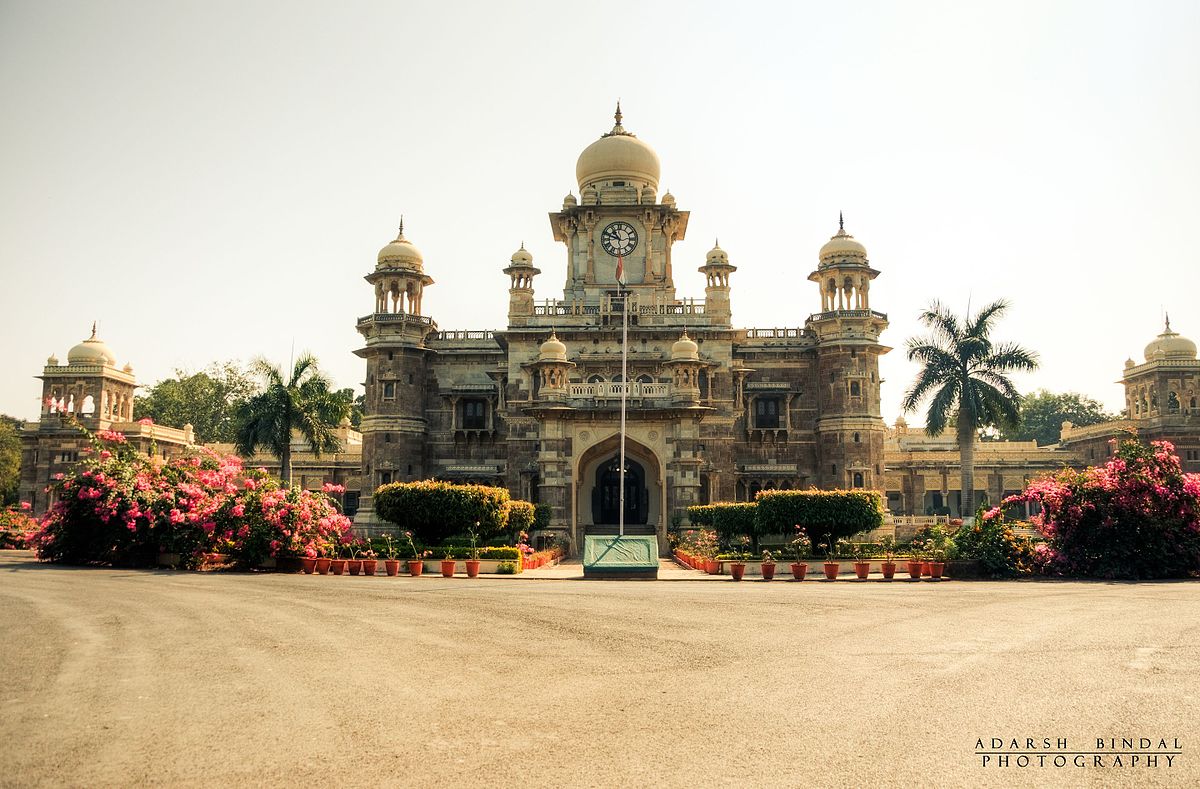 modisrishtii's tweet photo. I think #Indore has some of the most beautiful schools.
#Emeraldheights #DalyCollege #DpsIndore #architecture https://t.co/iSFY1toaYB