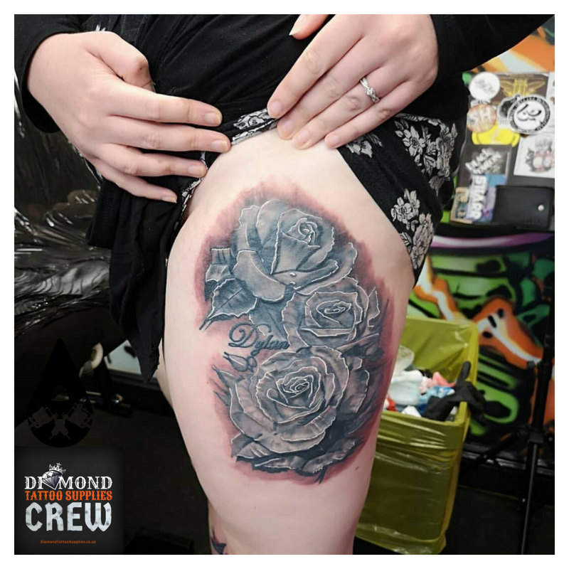 Inkwell_Tattoo_'s tweet photo. New rose-deign thigh tattoo by Aaron! 

#newink #thightattoo #blackandgrey #diamondcrew #bristol #winterbourne https://t.co/0qKBkSE1b5
