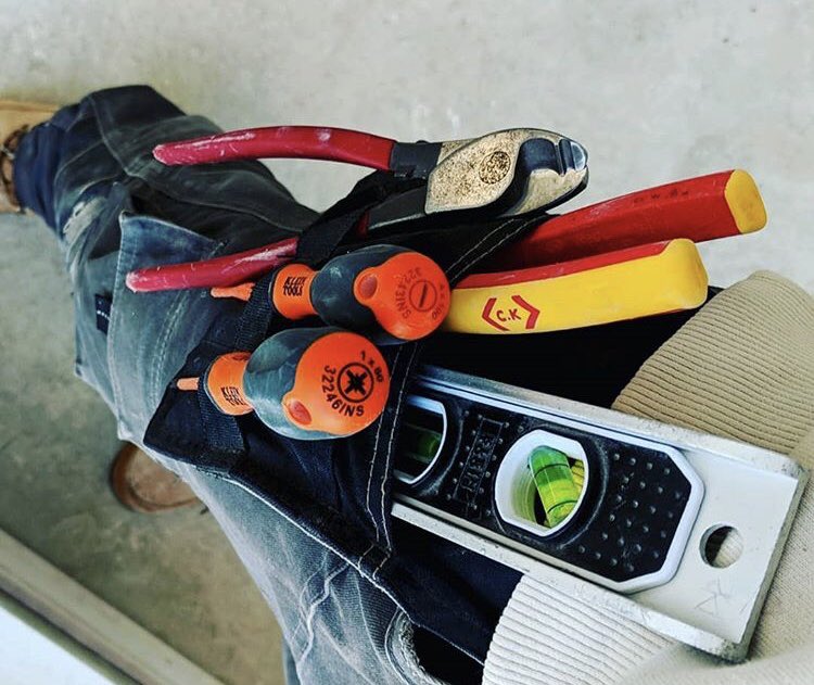 dpelectrical's tweet image. Happy Friday to all tradesmen and women around the world ! 🛠️✂️👷⚡🍻 #electrician #electrical #sparky #sparkylife #tools #kleintools #ck #screwdrivers #pliers #fridayfeeling #friday #happyfriday #london #londoncity #sitework #tradesmen #tradeswomen