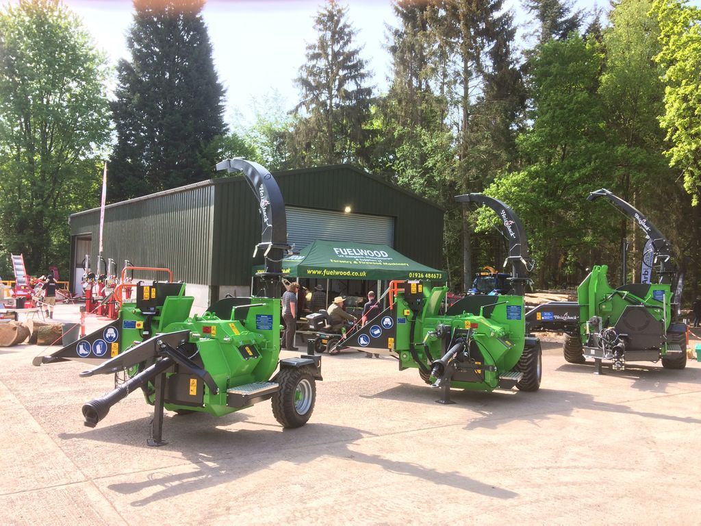 FuelwoodWarwick's tweet image. The full range of Heizohack chippers will be demonstrated at the APF on the FUELWOOD stand. Come along and join us for a Heizo beer and see the whole range in action from the HM4-300 hand fed to the awesome lorry chipper.