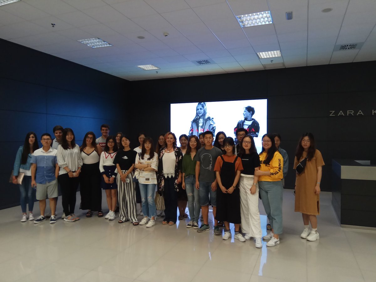 BegonaJamardo's tweet photo. Comenzamos la visita a Inditex para conocer sus instalaciones y modelo de negocio #Dari2018 @IESIDEedu @UibeChina. https://t.co/N0FDnqjThE