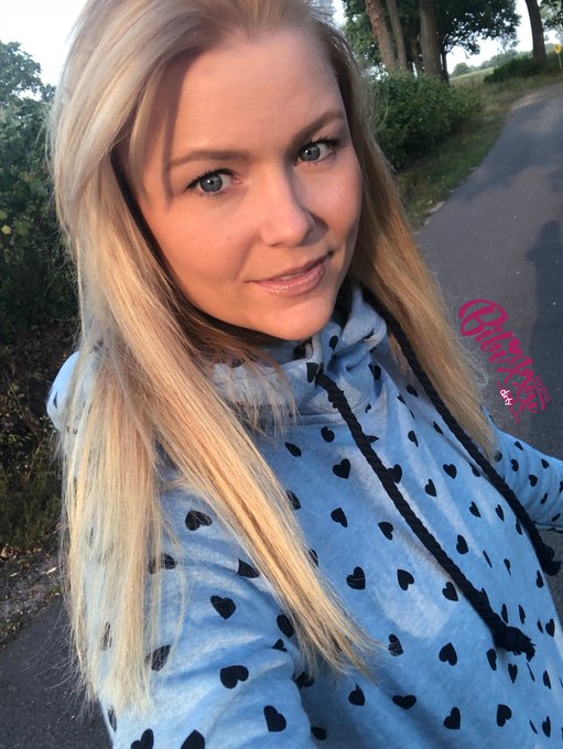 ich w&uuml;nsche euch ein richtig sch&ouml;nes Wochenende :) #knuddelwetter #rainyday #hamburg #bibixxx #mydirtyhobby<a href="/tag/hamburg"class="tags"><span>#hamburg</span></a><a href="/tag/rainyday"class="tags"><span>#rainyday</span></a><a href="/tag/weekend"class="tags"><span>#weekend</span></a><a href="/tag/mydirtyhobby"class="tags"><span>#mydirtyhobby</span></a><a href="/tag/relaxingtime"class="tags"><span>#relaxingtime</span></a>