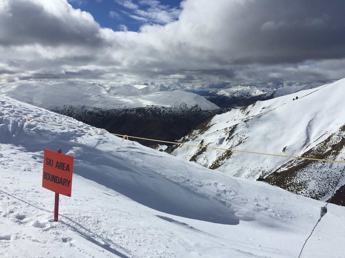 Ski_Tracey's tweet photo. Glorious day @ Coronet Peak. #TheEndlessWinter #PureNZ #CoronetPeak #Queenstown #Speights #PrideOfTheSouth #BeerOClock https://t.co/IldqIT77xp