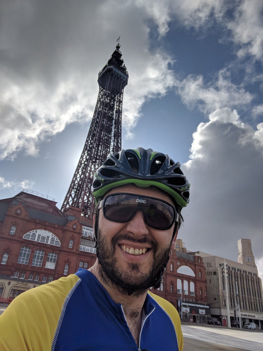 changing_wheels's tweet image. Waiting for the support cars on the start line @c2c #cycling #charity