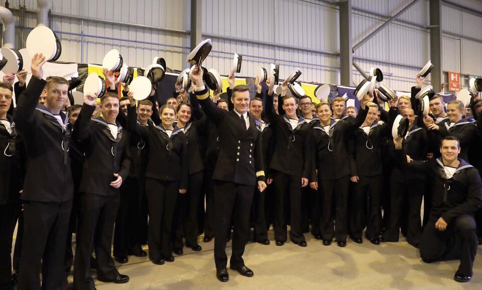 Hats off! #FridayFeeling have a great #BankHoliday 👍🏻🚁⚓️