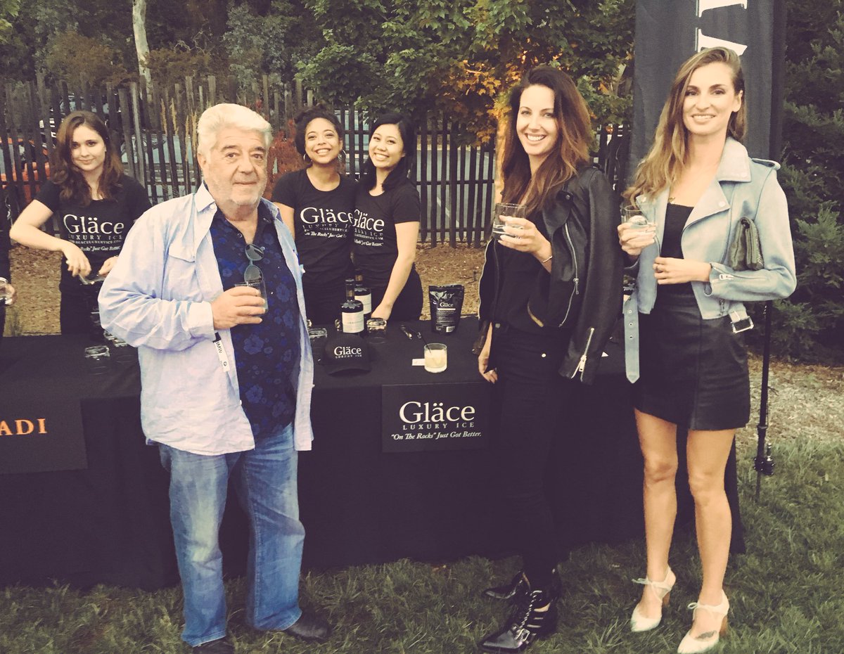 GlaceLuxuryIce's tweet photo. A fine #Malibu to #Carmel #FuelRun2018 in an #AcuraNSX capped with an exquisite event with #Porsche designers #SingerVehicleDesigns.  Details matter. #ontherocksjustgotbetter https://t.co/q58MrPoNjT