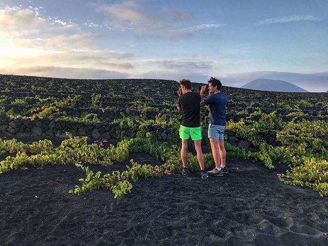 Into the Vineyards 🍇🍷📸.
•
•
•
#ethnologies #islacanarias #ariaacquaterrafuoco #total_canarias #ig_canaryislands #ig_canarias #canariasviva #espacio_canario #canaryislands #canariashoy #livecanary #latituddevida #lanzarote #espacio_canario #venaca… ift.tt/2whQTkg