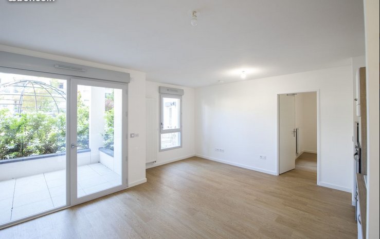 SenStEtienne's tweet photo. Aujourd'hui, nous vous faisons découvrir un appartement type T2 😊
 N'hésitez pas à nous contacter pour de plus amples informations au 04 77 95 57 01 ou au 05 62 47 86 10 @SenStEtienne @saint_etienne_ #seniors #convivialité #T2 #résidencesécurisée #bienvieillir https://t.co/hyjJjaKSq2