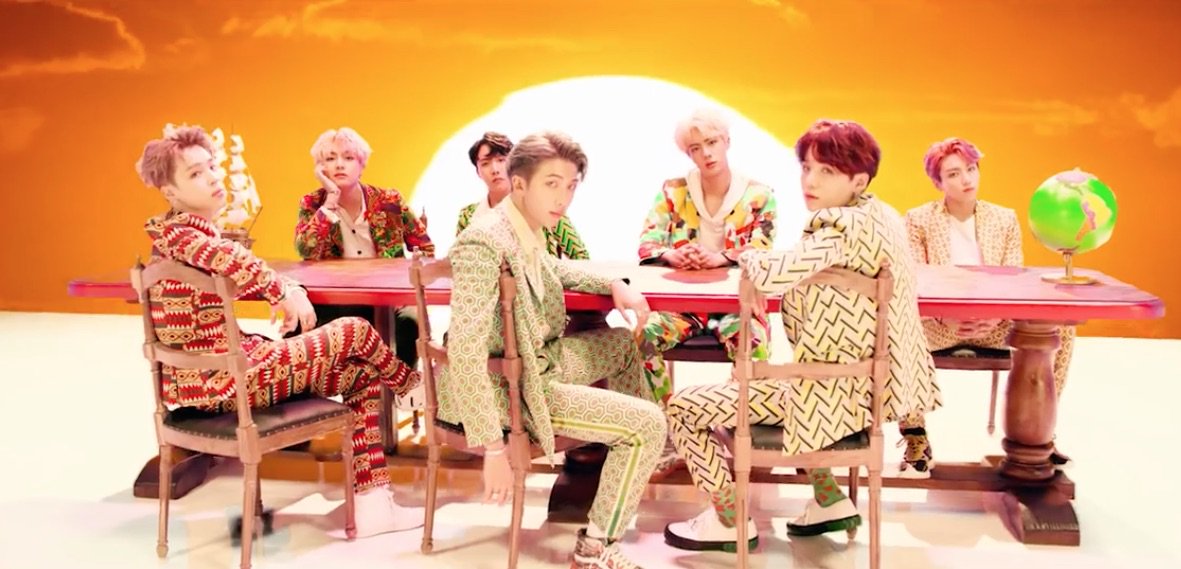 soompi's tweet photo. WATCH: #BTS Brings Korean Tradition To The World Stage With Awe-Inspiring "IDOL" MV #TheAnswerIsHere https://t.co/HeZMlQ6ZB2 https://t.co/njgXOrlojd