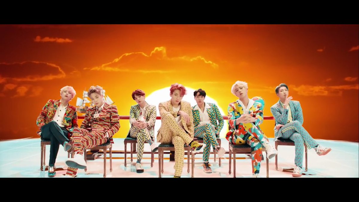 Swxxt_Blue's tweet photo. ES ARTE, definitivamente BTS es arte, estos chicos jamás me decepcionan, ahora ¡hay que darle mucho amor a este comeback! #idol #AnswerBTS https://t.co/iLylaOmf78