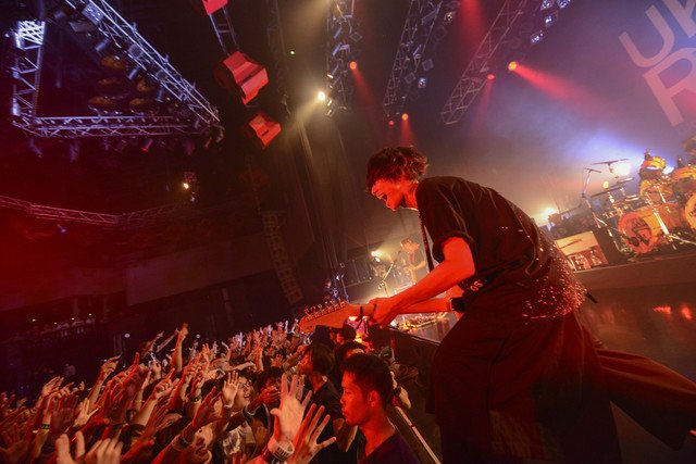 natalie_mu's tweet photo. 【ライブレポート】テレフォンズや[ALEXANDROS]ら初代メンバーそろった「UKFC」で13組が熱演（写真28枚） #UKFC #UKFC2018 https://t.co/ATp3cfZ8Kv https://t.co/OhR9a2S7Ov