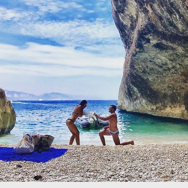 For big moments in life, make sure your threads are on point. Huge congratulations to beloved Prawn <a href="/barrylarrygarry/">Barry williams</a>, his wobbly knee and mainly for wearing King Prawns <a href="/budgysmuggler/">#BudgySmuggler</a> while doing it #baaaaarrrry #imtryingkiernt #ringingwet #allez #prawns… ift.tt/2P3jrWI