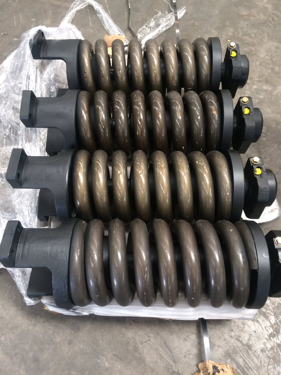 Bin1Gu's tweet photo. Komatsu PC220-7 track adjuster #excavator #excavations #Komatsu #HeavyEquipment #trackadjuster #PC220 
#construction https://t.co/ZNRTFYTCWl