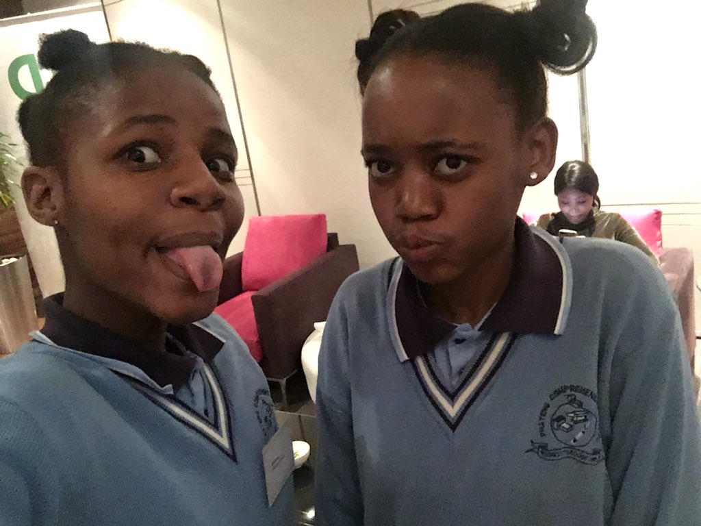 social_coding's tweet image. Thembi: “Make Robot faces”
Mbali & Busi: “.......” #SageWomensBreakfast #SocialCoding #BuildingTheFuture