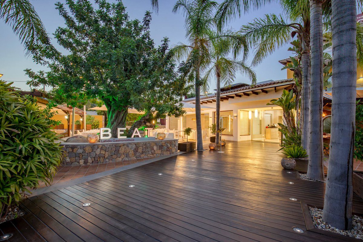 Tus vacaciones pueden ser inolvidables. Vive una auténtica experiencia gastronómica en #Beat.
#cookbookhotel #hotelgastro #calpe #holidays #summer