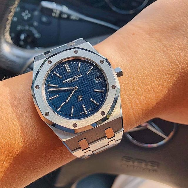 Tom Mulraney On Twitter It S Friday What More Could You Ask For Audemarspiguet Royaloak Audemars Watchporn Patekphilippe Watchanish Dailywatch Horology Ap Rolex Watches Rolexero Wristporn Watchesofinstagram