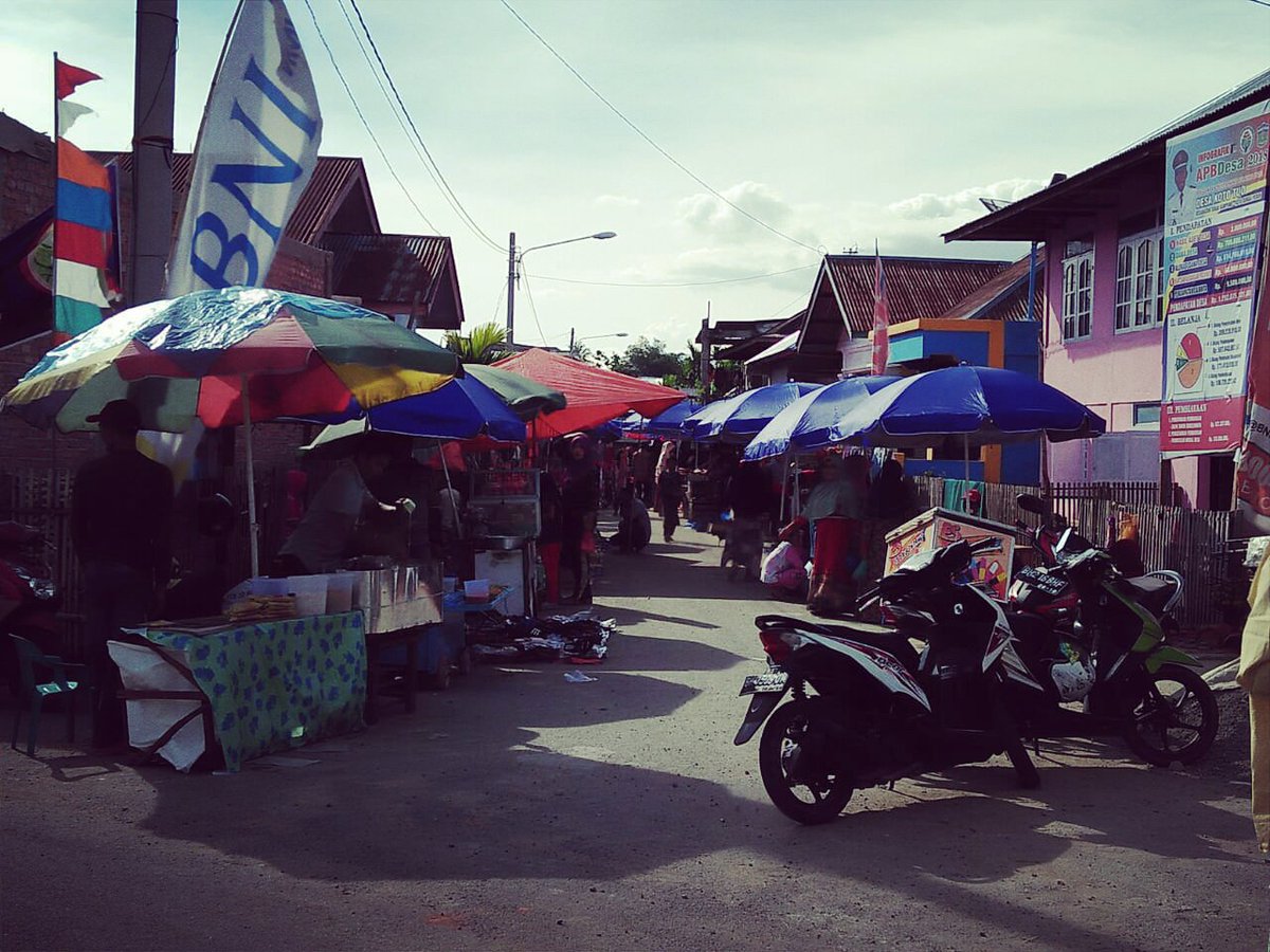 BudifSpn's tweet photo. Selamat dan #SuksesMunasBumdes2018 . Kegiatan Perekonomian Pasar Desa (BUMDes Mantap Bersatu) Desa Koto Tuo Kec. Tanah Kampung, Sungai Penuh
@jokowi 
@EkoSandjojo 
@taufikmadjid71 
@fachrilabalado 
@TPPI_JAMBI 
@tppisungaipenuh https://t.co/fZ6Ro8IBW6