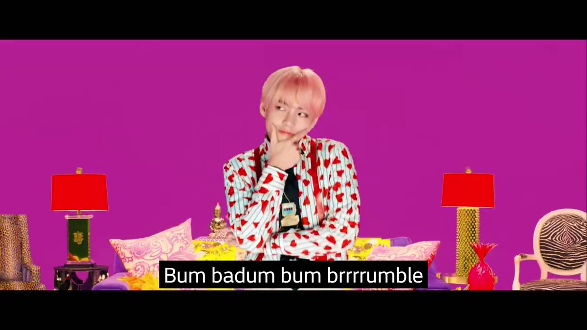 MinLiiz's tweet photo. ¿cómo puede Tae ser tan cute~? 😍
#IDOLisCOMING #theansweriscoming
#ANSWERISCOMING 
 #AnswerIsHere #ArmyPijamaParty
@BTS_twt https://t.co/gcxw6w2gG3
